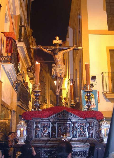 http://www.rafaes.com/glorias-2004/cristo-burgos-ss2004-RAFAES-6018.JPG